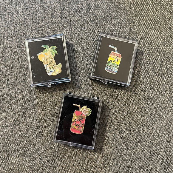 Other - La Croix Pins (3)